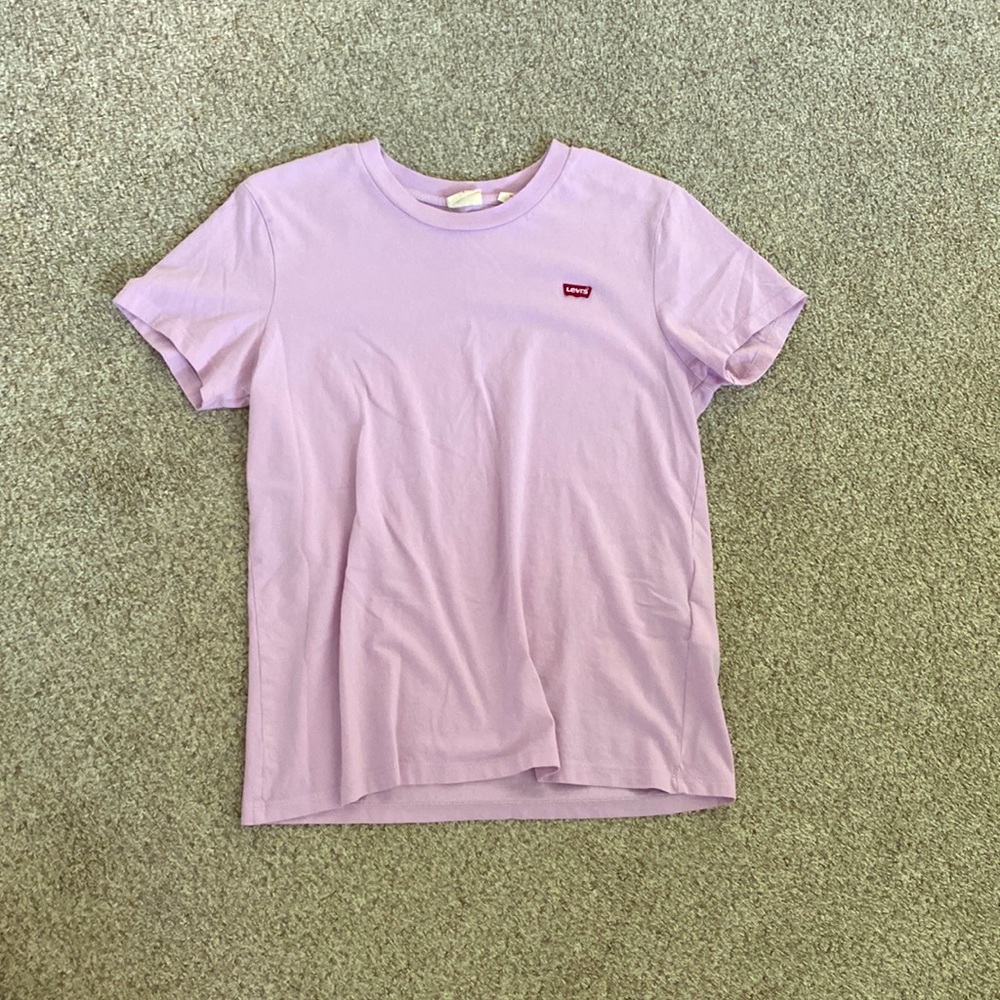 Levi’s t shirt
